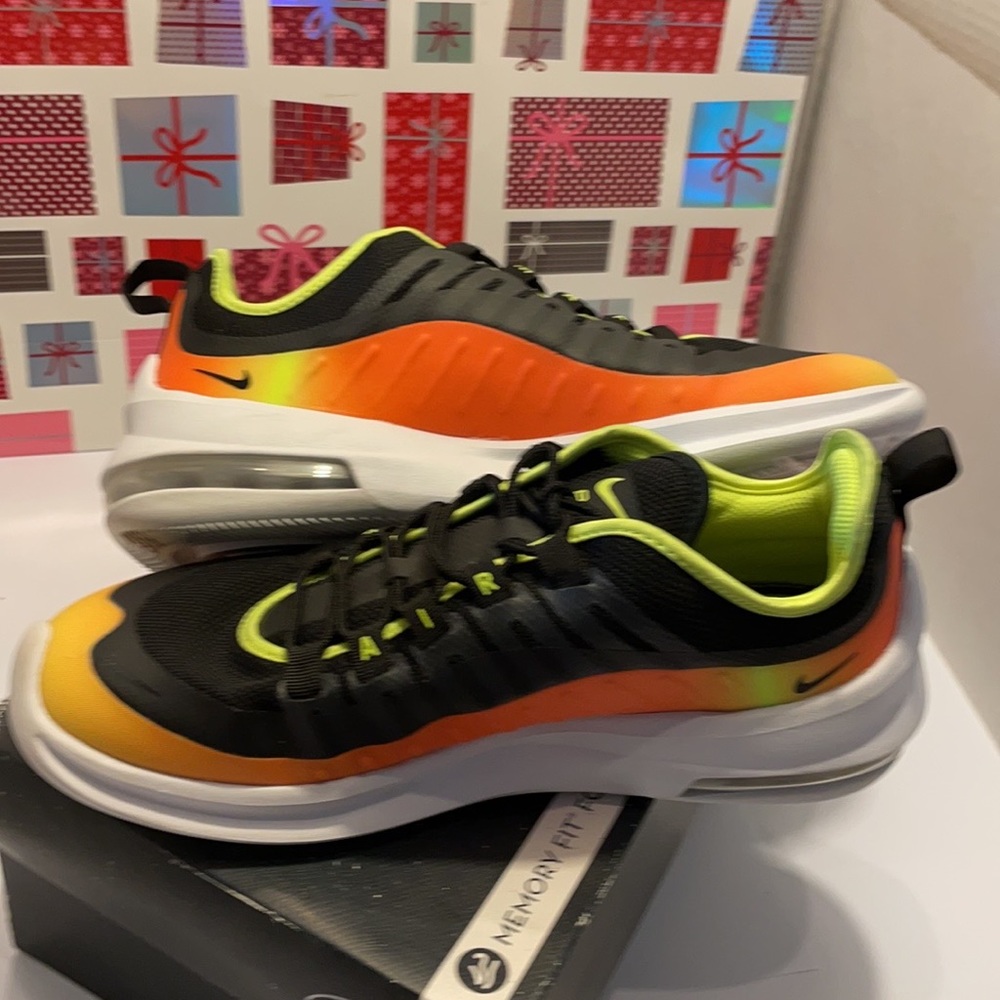 GentlyUsed Nike Air Max Axis Sunset Volt Shoes - Picture 9 of 16